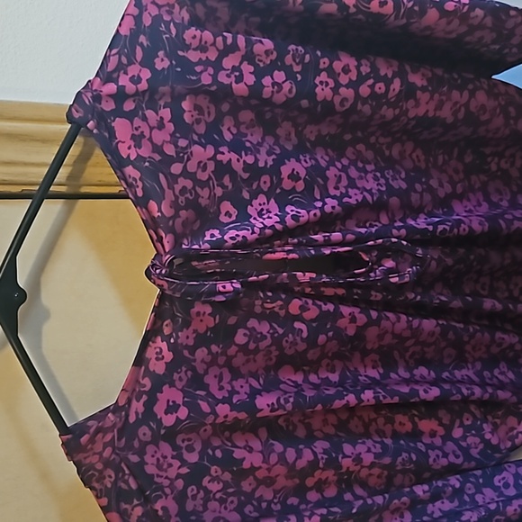 Top - Picture 3 of 4